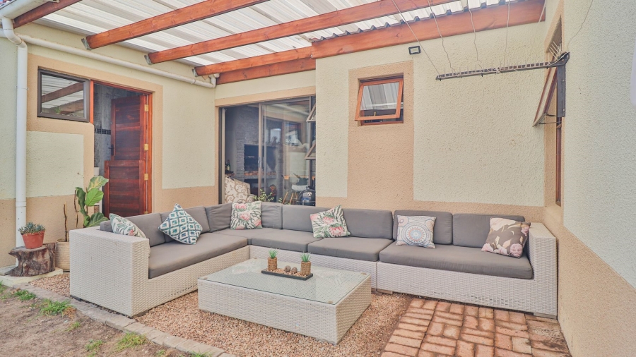 2 Bedroom Property for Sale in Victoria Park Western Cape